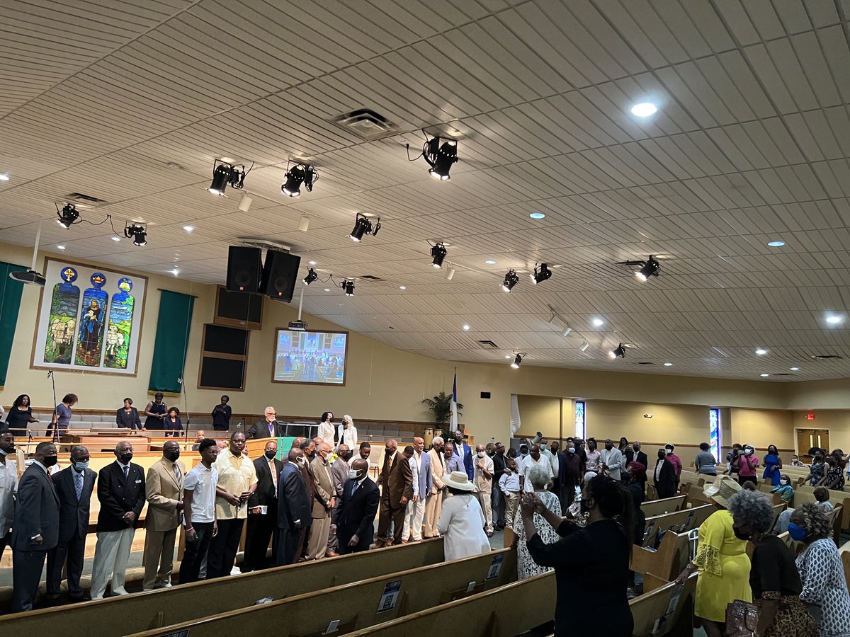 AudreyGibsn2eet's tweet photo. Missing my dad from this great presenting of the strong men of St. Paul AME Church by Bishop Reid.#strongmenstrongcommunity https://t.co/LdpTkIY4mL