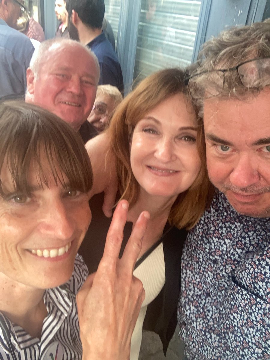Sylvie Ferrer 1ère circonscription des Hautes-Pyrénées  ELUE !!!!
Une superbe victoire qu'on attend depuis très très longtemps ❤ Spécial dédicace aux LFI rouges verts libertaires et militants sociaux. La gauche radicale peut être majo!!! #Heureuse