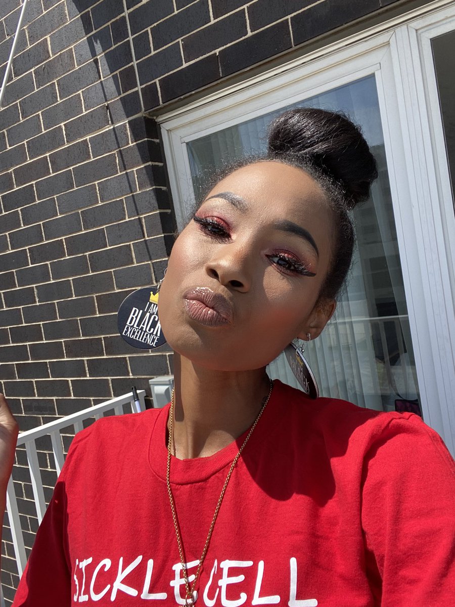 Niecy_or_Tink's tweet photo. I am a Sickle Cell Warrior. I am Black Excellence. I was born with many many cards STACKED against me, but STILL. I. RISE 💉🩸✊🏽
Happy World Sickle Cell Day. Happy Juneteenth. 
#WorldSickleCellDay #Juneteenth #SickleCellWarrior #ShineTheLight #SickleCellHasNoColor #TeamSickleCell https://t.co/NGEVLxTvYU