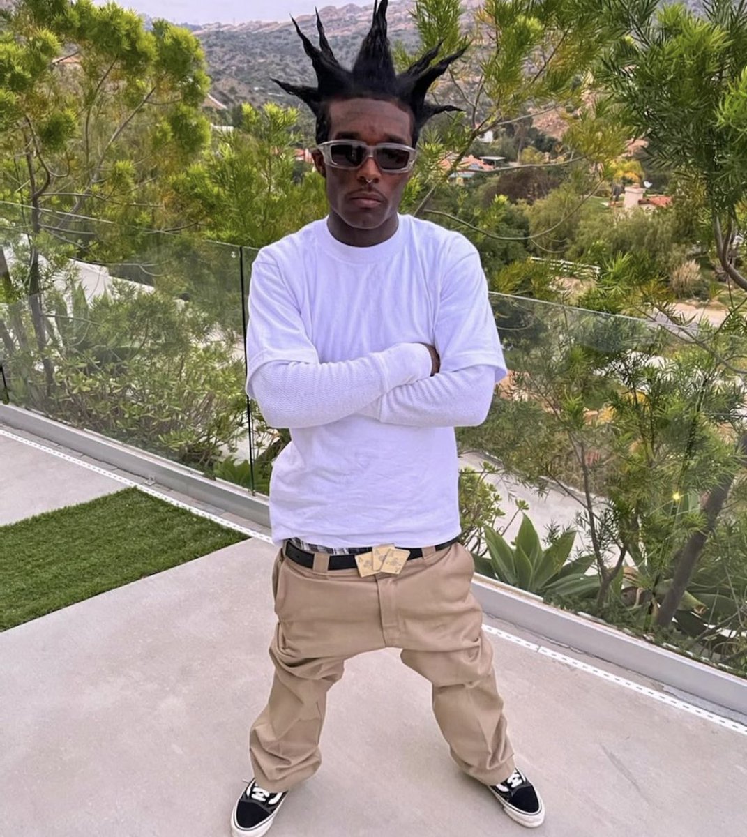 HotFreestyle's tweet photo. Lil Uzi Vert says xxxtentacion was his only competition in the game https://t.co/jkbvMP3BIJ