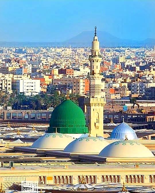 اِنَّ اللّٰهَ وَمَلٰۤٮِٕكَتَهٗ يُصَلُّوْنَ عَلَى النَّبِىِّ ؕ يٰۤـاَيُّهَا الَّذِيْنَ اٰمَنُوْا صَلُّوْا عَلَيْهِ وَسَلِّمُوْا تَسْلِيْمًا ﷺ