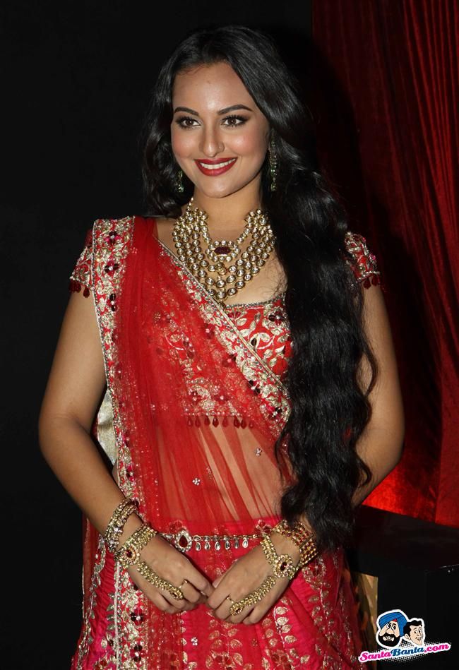 CummsCunts's tweet photo. Pin on Desi - Bridal Fashion Week 2012 -- Sonakshi Sinha Picture # 198831 - https://t.co/MMH0Danleg
Sonakshi Sinha’s outfit is amazing but her jewellery completes the look, especially the necklace.
#aamraswebseries #indiancock #indianpotn #indianpprn https://t.co/DDdUdZrP7t