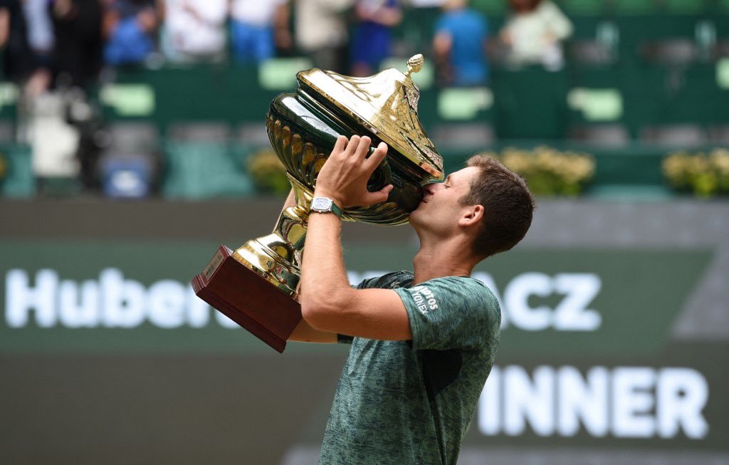 Not_Esportivas's tweet photo. ATP!
Parabéns ao tenista campeão o polonês @HubertHurkacz (🇵🇱) que conquistou o @ATPHalle, conquistando o seu primeiro titulo no ano e o quinto título na carreira
#ATP #ATP500 #tennis #TWO22 #TWO #TERRAWORTMANNOPEN22 #HalleWestfalen #HubertHurkacz https://t.co/HFRb0fcQII