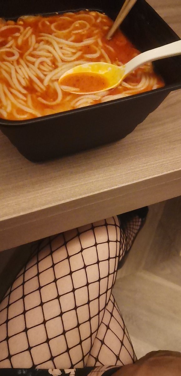 CD_QIA's tweet photo. 问下大家，如何引导女孩子喜欢大��萌妹？ https://t.co/3qmRUeOEg5