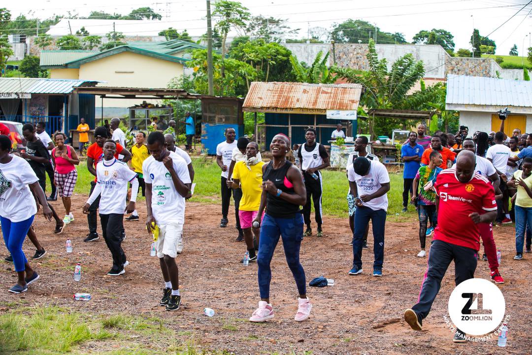 qweku_b's tweet photo. Beautiful scenes from the just ended walk to create awareness on the need to safeguard the environment organized by @ZoomlionLtd ,Ghana’s fitness Ambassador, Beatrice Afful in collaboration with the media from Ayi Mensah to Peduase. #KeepGhanaClean #eathealthy #workout #BeaFit https://t.co/Wxw7ckjuWR