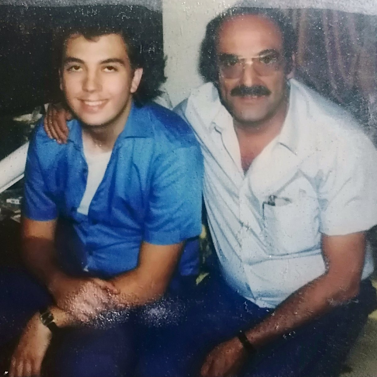 Feliz día del padre, espero es Dios aquellos que lo tengan con vida sea junto a ellos con amor regalos de unión una rica comida y muchos besos y abrazos. Y los que no, hay que conformarnos con los bellos recuerdos y momentos que nos dejaron. Feliz día padre en el cielo te amo