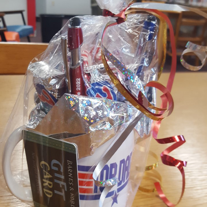MyJHLS's tweet image. Mr. John Mulligan won the drawing for the Father&apos;s Day gift from the Friends of the Raymond Library.

#RaymondLibrary #MyJHLS #FathersDay2022