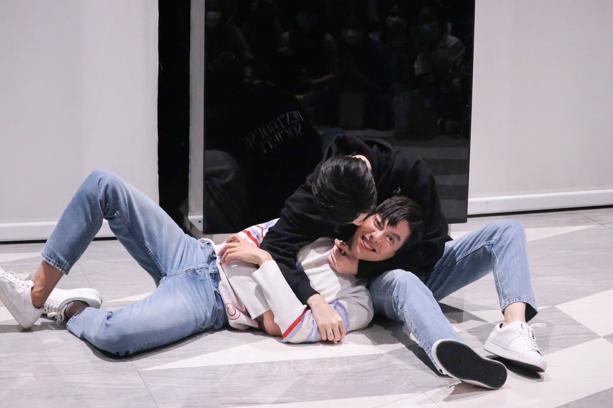 hitee05's tweet photo. 📸 @Pink_JTM1 @boatchanan 

อุ้ย 😊😊

#ทริอาชCharityxEP10 
#TEeThanapon #TaeDarvid https://t.co/GCtRQv0Lcv