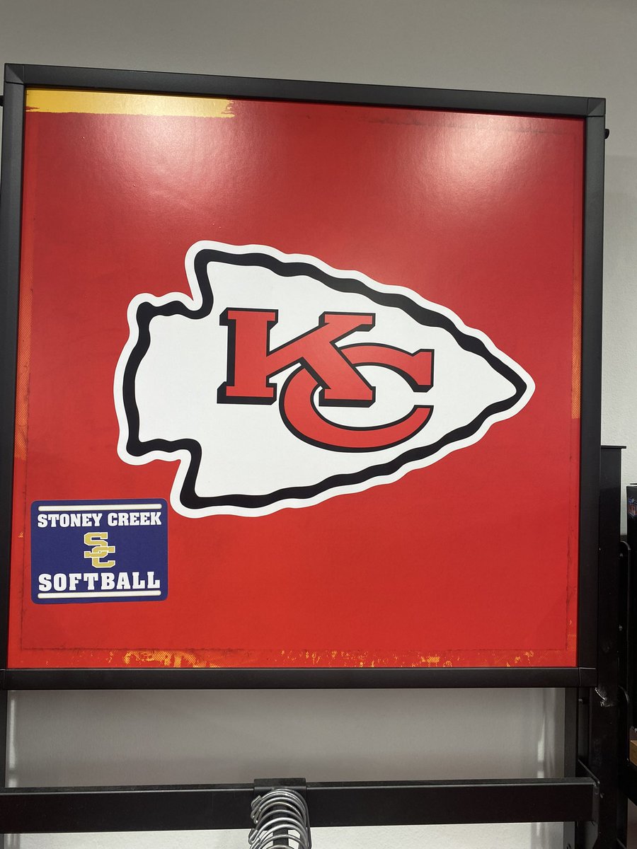 stefgstephens's tweet photo. @kate5stephens sent me these photos from the best city in the world!!  @SoftballStoney + @Chiefs = ❤️ https://t.co/3QQKYJGrqg