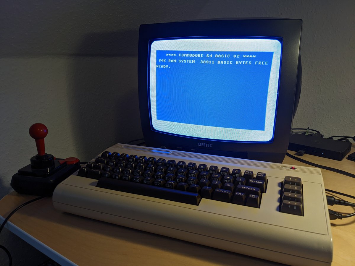 daspilker's tweet photo. Installed an original ROM. https://t.co/G5qyUA23Gt