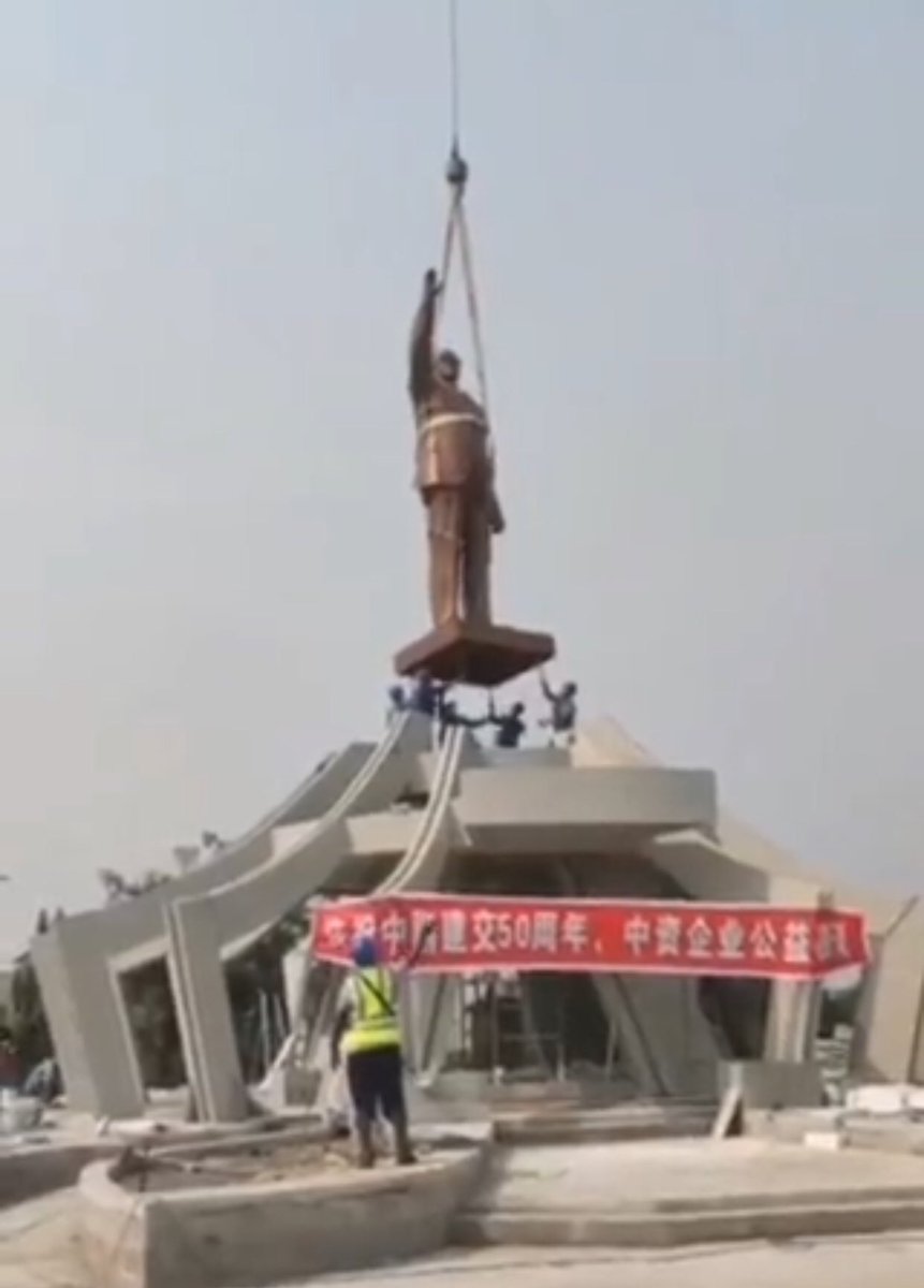 DoudouKajangu's tweet photo. Lumumba, figure héroïque nationale principale, se sentirait plus honoré d’être placé dans un Mémorial conçu et construit par des architectes congolais que par des étrangers. C’aurait été même l’expression de notre réelle INDÉPENDANCE, 63 ans après!

Nos erreurs ne tarissent pas ! https://t.co/26PFuML3DT
