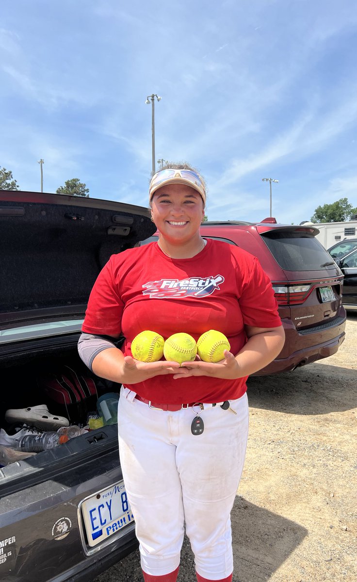 elysebrittain's tweet photo. Pitched and played in some travel ball games in town.

Pitched 6 games , 6-0, 32 innings, 131 batters faced, 503 pitches, allowed 5 earned runs, 30 K’s, 10 BB, 23 hits . 1.09 era.
 
Batted .652, 15/23, 15 hits, 3 hr, 10 RBIs
@JCJets_Softball 
#jucoproduct #lookingforafouryear https://t.co/YQtNBsh6QT