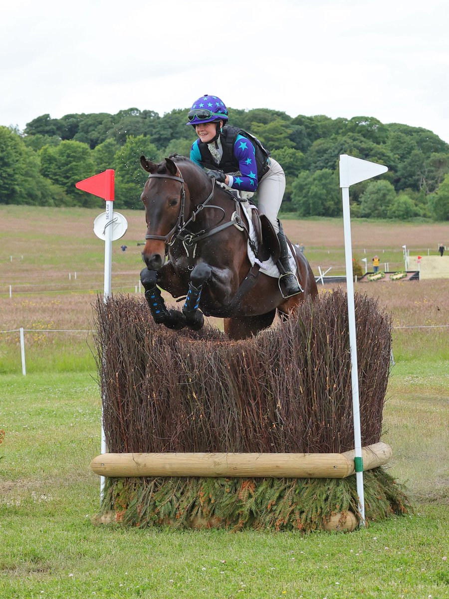 wardlee__'s tweet photo. Rudy absolutely loving his first BE100 @speetleyec #eventinglife https://t.co/Y7ZZCUcrrR