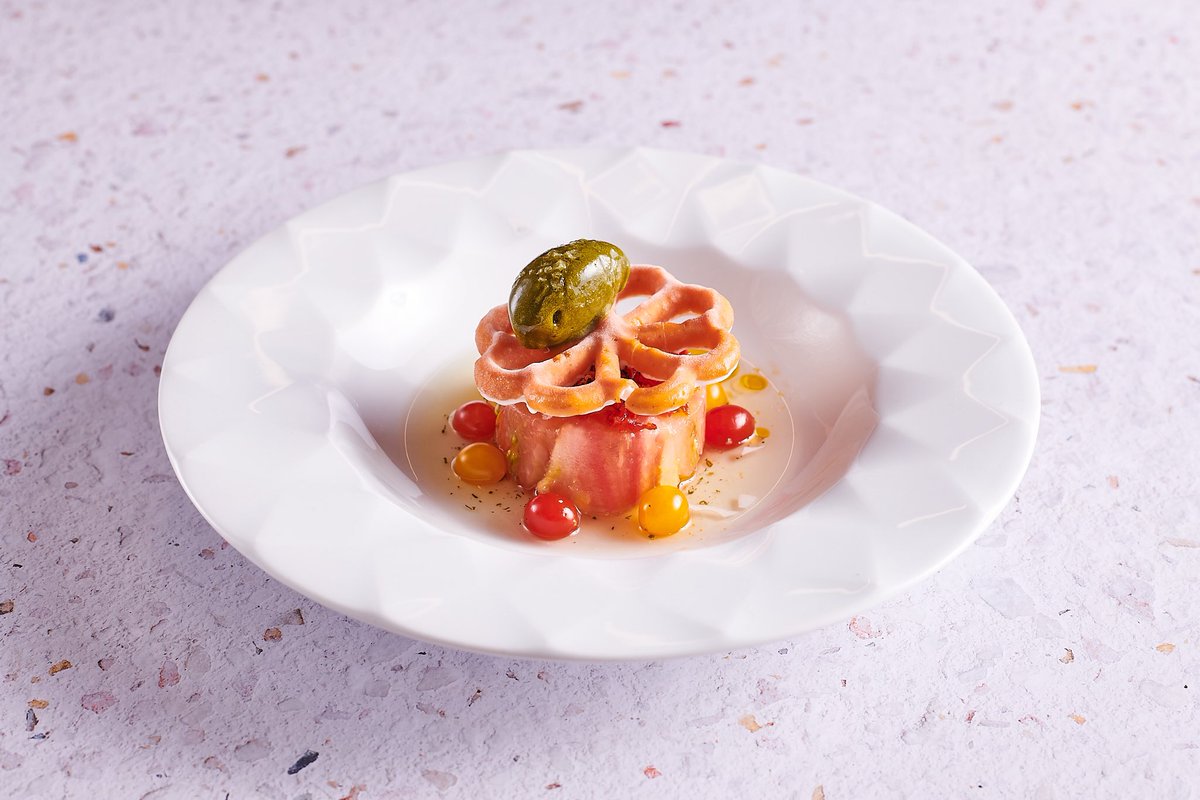 Nuestra floreta de #Tomate en texturas #verano 

Reservas: 910210061 
Web: restauranteabarra.com 
 
#estrellasmichelin #restaurantesmadrid #michelinstar #guiarepsol  #findesemana #felizsabado #experienciasgastronomicas  #gastronomia #tarjetaregalo
