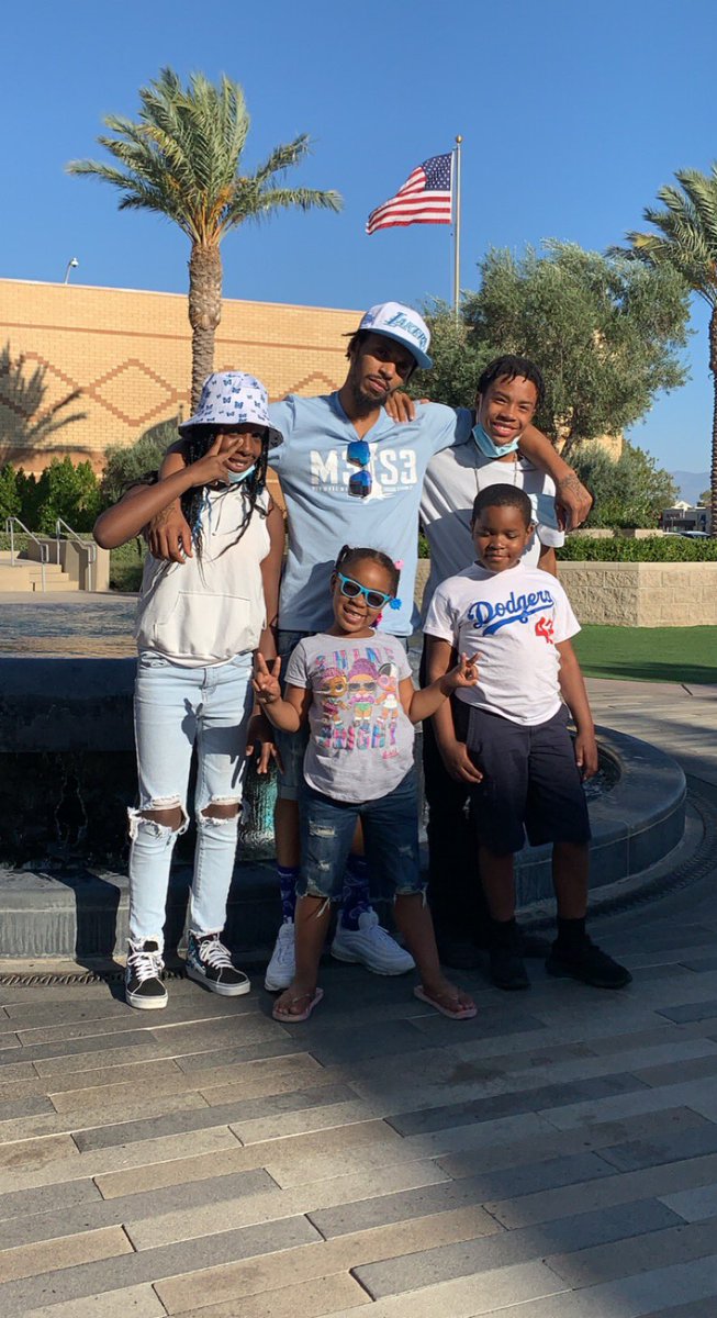 LadyFknRoyaltyy's tweet image. Happy Fathers Day to the best to ever do it. We love you papa💙 @RealFknRoyalty