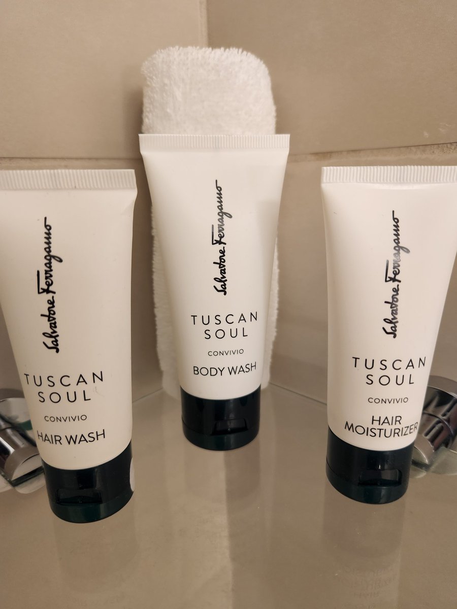 This place is so fancy, it's not even shampoo and conditioner. #Ci10