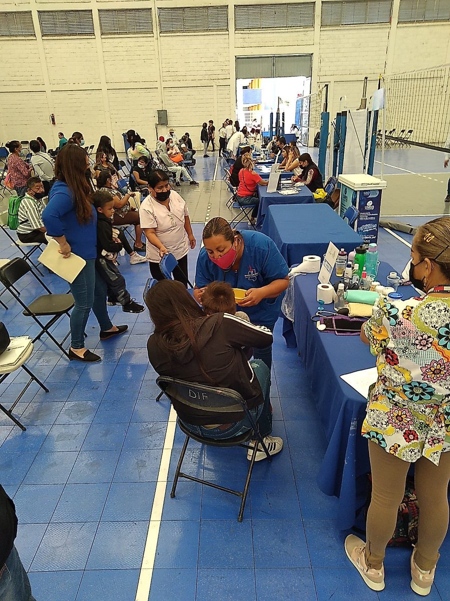 LorenaAlfaroG's tweet photo. El equipo de @DIFIrapuato en coordinación con #ProximidadCiudadana y @IrapuatoSalud llevaron una brigada de servicios a las instalaciones de #COMUDAJ donde brindaron: atención médica y dental a personas que son parte de colectivos de búsqueda.
#QueNadieSeQuedeAtrás https://t.co/OgxLHEl4qn