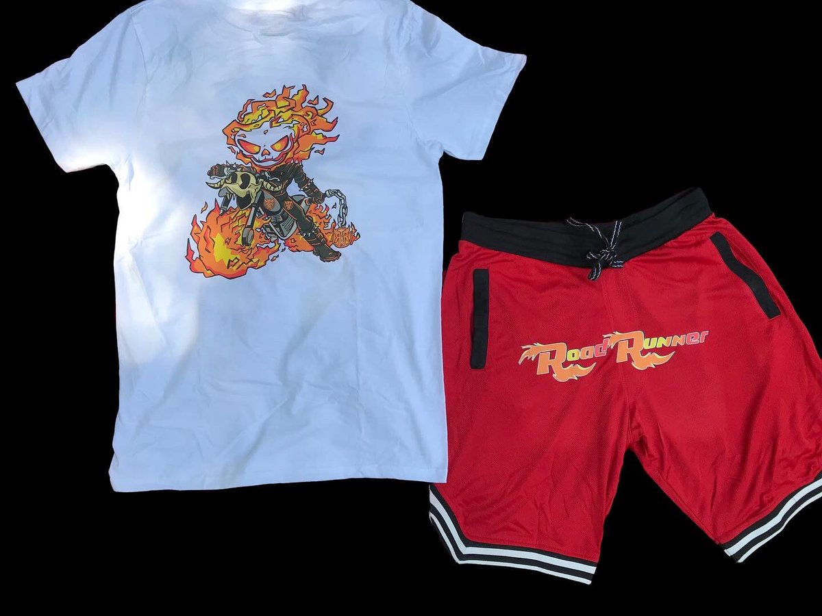 RoadRunnerGear1's tweet photo. Out now !! @RoadRunnerGear1  
Ghost rider short sets 
Small- medium in both 
75$/85 to be shipped anywhere https://t.co/CpfJpqQjEs