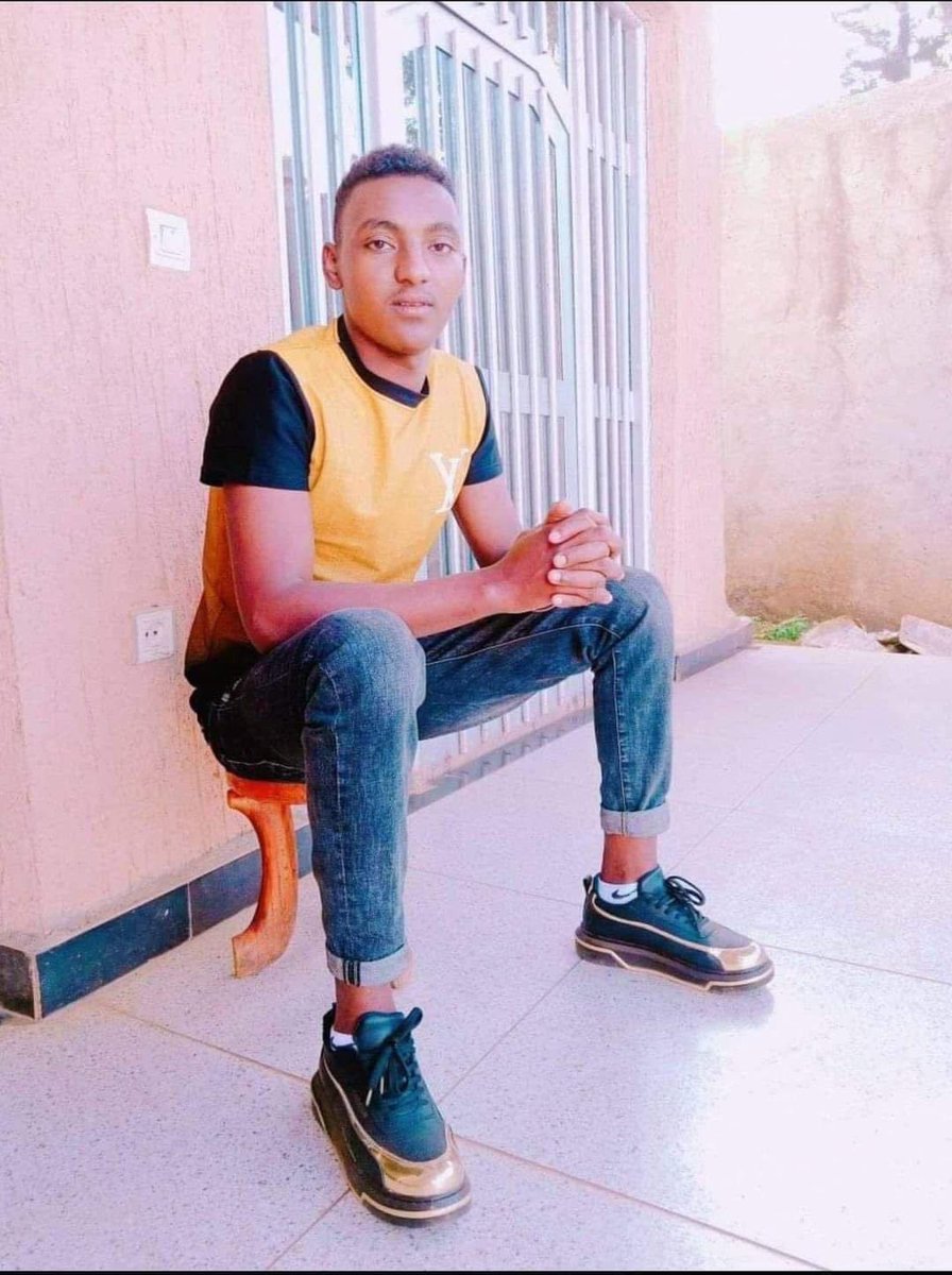 OdaaTarbiiWBO's tweet photo. On June 17th, Hunde Begna, the brother of imprisoned OLF official Lammi Begna,was murdered by security forces in Naqamte along with three other victims. The regime has now refused to handover the body to his family. 

#Oromo #Ethiopia https://t.co/mqf61X0F1w
