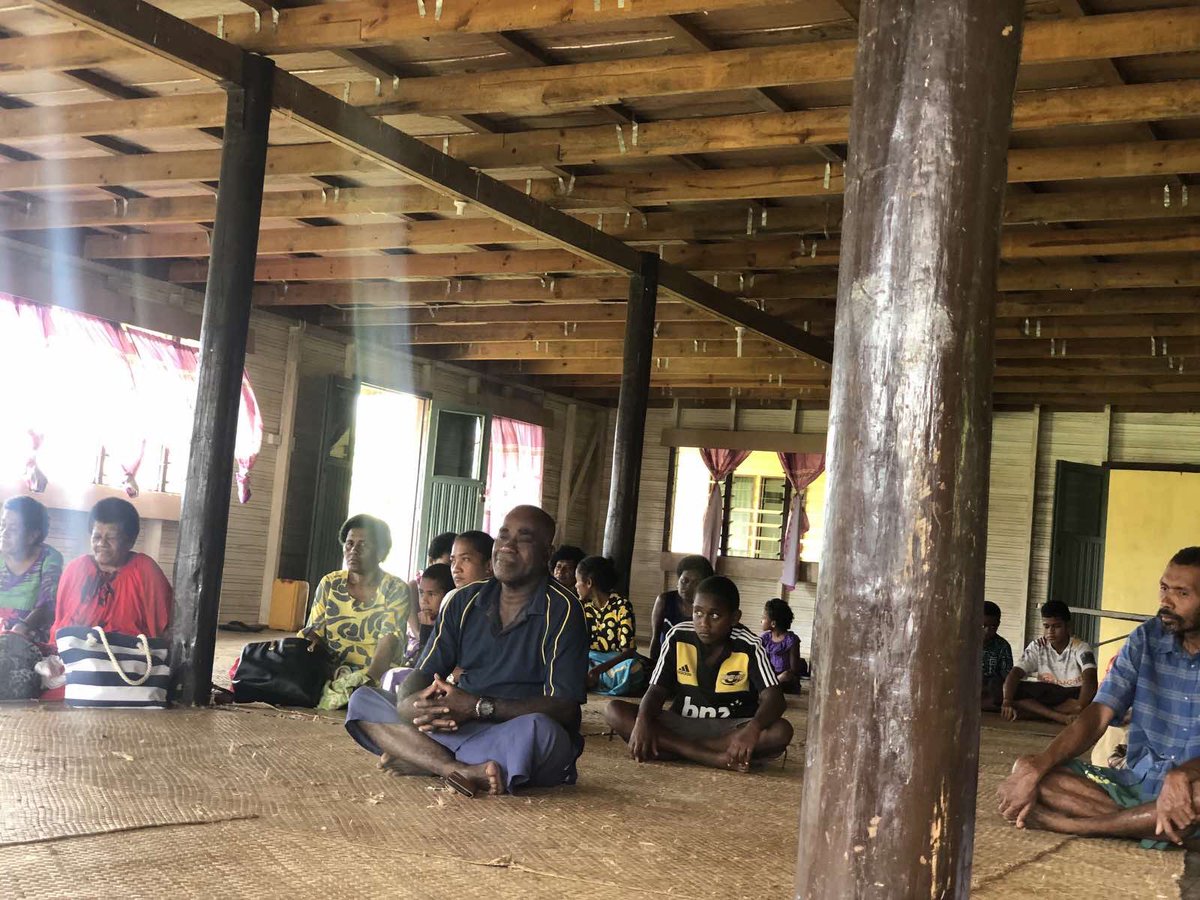 VakatawaEpeli's tweet photo. FHUT team conducting presentation at Kuku Village on Saturday 18, 2022.
#WhileILiveIGrow
#Investment
#Savings https://t.co/hSK0kXx4Xo