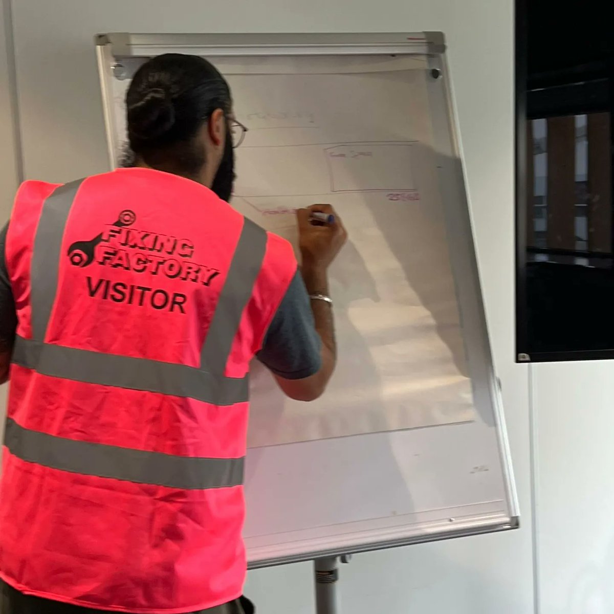 ready_tech_go's tweet image. Our volunteers training on data Our volunteers training on data Destruction and the installation of new operating systems in collaboration with @WestLondonWaste and @RestartProject