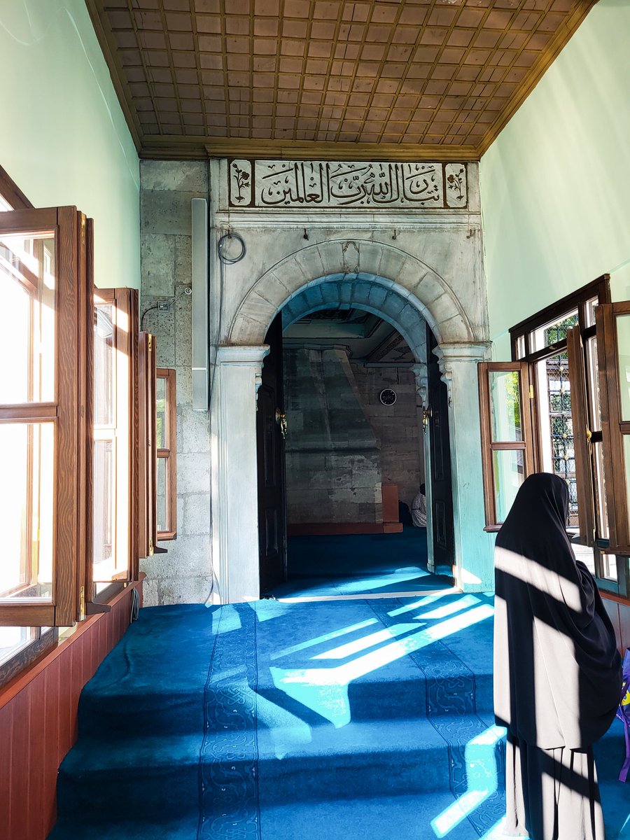 HindMakki's tweet photo. Women and men pray at Eyup Sultan Camii in Istanbul. https://t.co/ygMfaolRP1