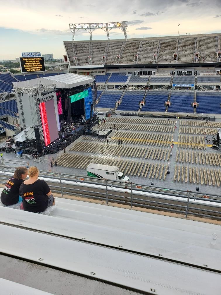 Windowmaker62's tweet photo. Time to rock old school Mötley Crüe poison Def Leppard #StadiumTour https://t.co/pJlY58N290