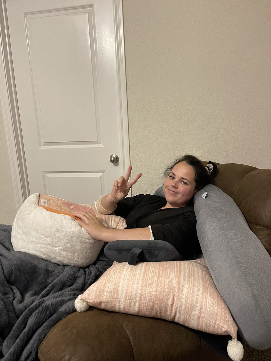 ldh2012's tweet photo. Home recovering for the next 6 weeks. Send all the book and tv/movie recs for when I can stay awake for more than 5 minutes at a time 😴 https://t.co/UW07N5zR6w