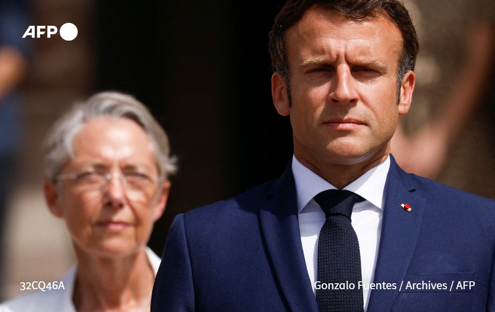 Avec une petite majorité relative des sièges à l'Assemblée nationale, la coalition présidentielle est confrontée à un scénario catastrophe, contrainte de rechercher en permanence des alliances dans la législature qui s'ouvre #AFP

➡️ u.afp.com/wRYX
✍️@paulaubriat