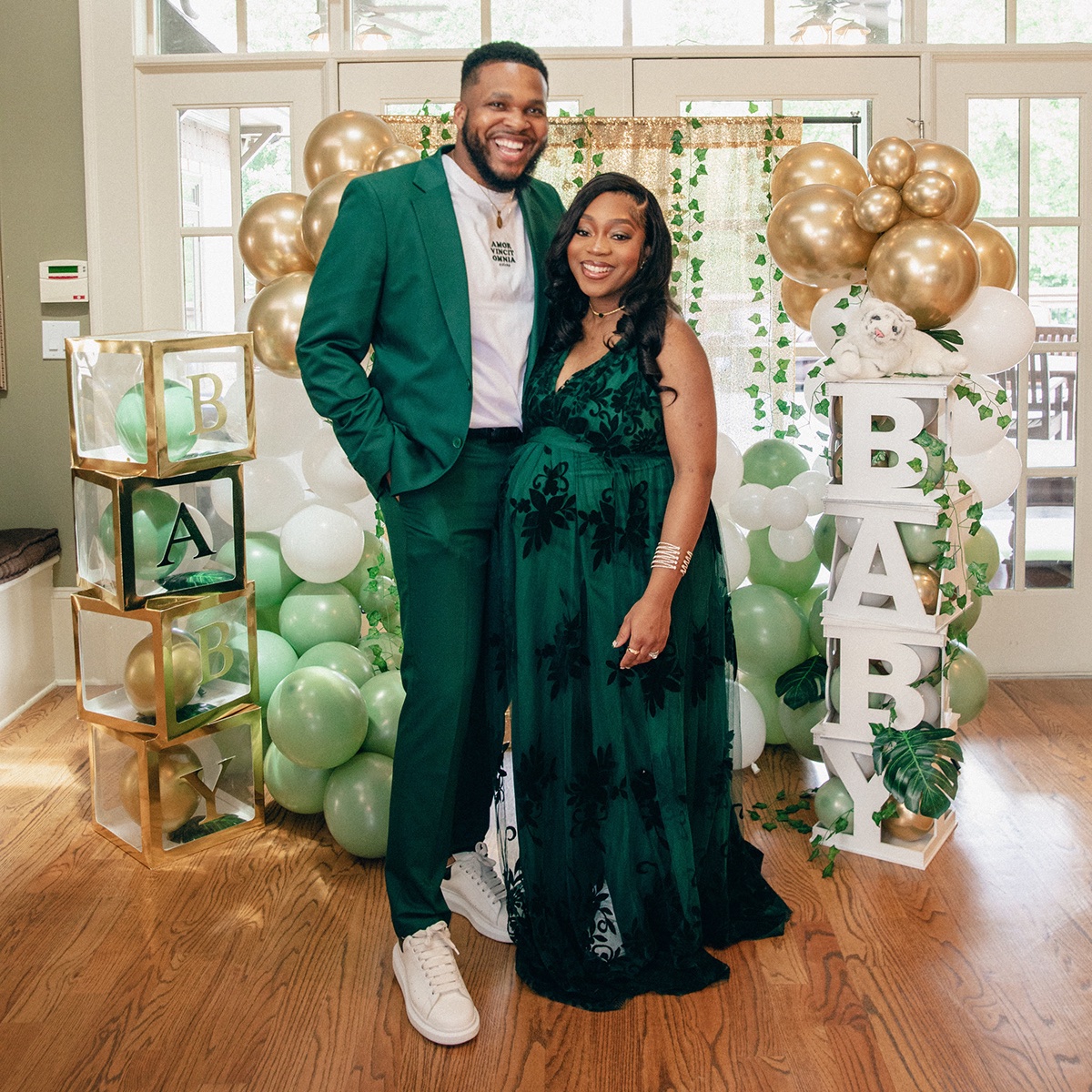 Alohaniqua's tweet photo. Happy Father’s Day to my baby daddy! You’re going to be the greatest dad to our son. I know he will fall in love with you just as easily and quickly as I did!🥺💚✨ https://t.co/yseGUf2GLL