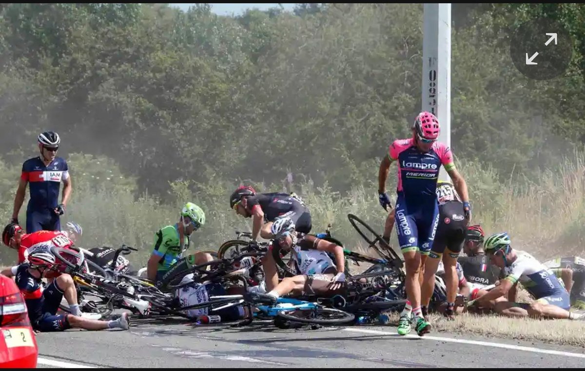 Melissa05018373's tweet photo. @DearAuntCrabby Everyone acting like NO ONE has EVER  fallen off of a bike before. (Tour de France, 2015) https://t.co/SZU8dOZGvV
