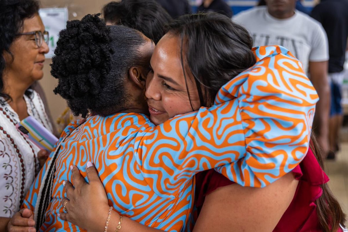 FranciaMarquezM's tweet photo. Hoy ganamos todas las mujeres. Estamos frente a la mayor posibilidad de cambio de los últimos tiempos.
Vamos todos a votar con esperanza que el futuro ya llegó.🇨🇴❤️✊ https://t.co/rYitptQuy6