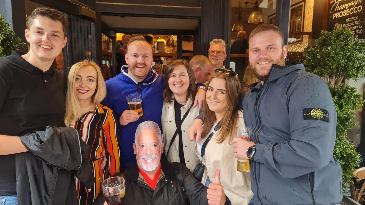 _KateRennie's tweet photo. Stereophonics and Sir Tom, what a weekend🏴󠁧󠁢󠁷󠁬󠁳󠁿 https://t.co/qXb0GlxFo7