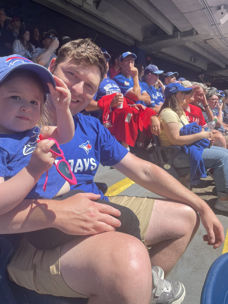 a_haynes9's tweet photo. Happy Father’s Day to the best dada💞 @adamfh2o  This weekend was for you!🍻 https://t.co/87OpMXYiOj