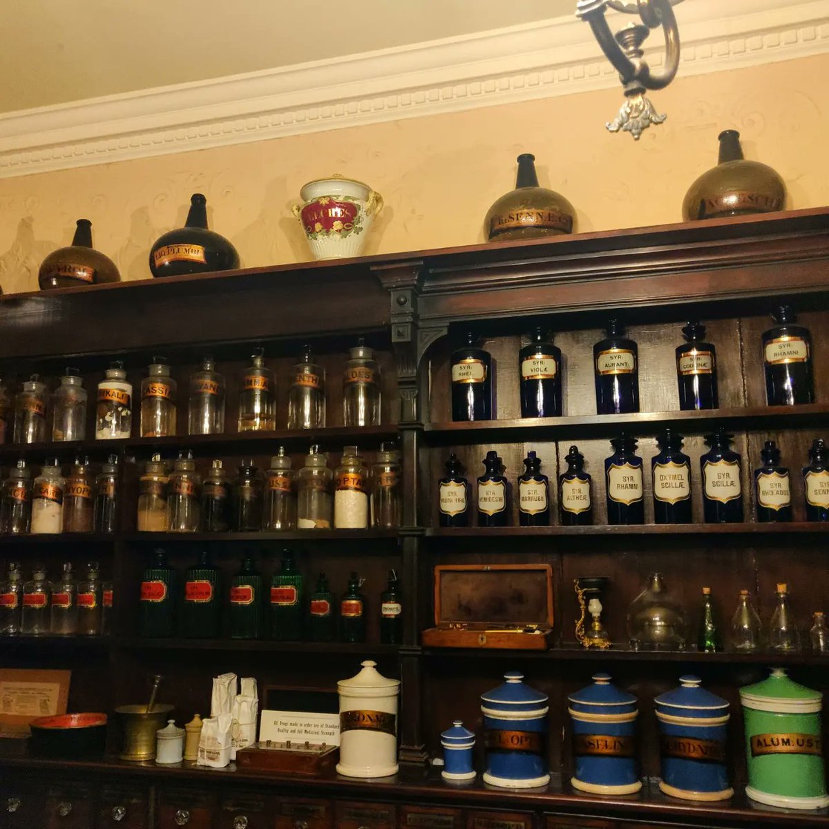 thejoysequence's tweet image. Spooky nooks and portals through time at York Castle Museum 🌀🎩