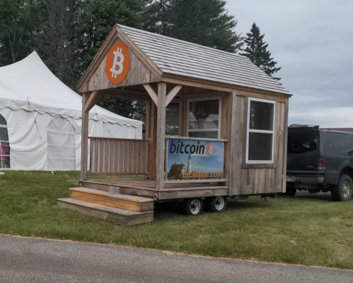 MaineBitcoinLLC's tweet photo. We're at #porcfest and #forkfest, next 14 days in all. Open to use tomorrow (waiting on ⚡) https://t.co/eoo0Qh1z8Y
