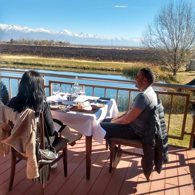BusVitivinicola's tweet photo. 👉Hoy estuvimos #Bodegueando en #Valledeuco‼️
👉 Compartimos algunas postales de nuestras visita y almuerzo🍽️🍷 en Bodega Domaine Bousquet
👉 WhatsApp 📲+54 9 261 2 63-9439 https://t.co/AsITAuoWkb