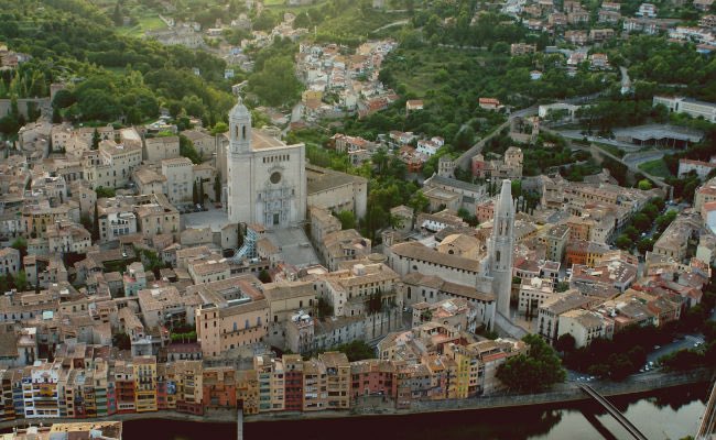 🏀 <a href="/BasquetGirona/">Bàsquet Girona</a> asciende a Liga ACB el 19.06.2022 a las 20:45.

⚽️ <a href="/GironaFC/">Girona FC</a> asciende a La Liga el 19.06.2022 a las 23:01.

La ciudad de Girona ha logrado 2 ascensos a Primera División (fútbol y basket) en 136 minutos, un HITO SIN PRECEDENTES EN LA HISTORIA DEL DEPORTE ESPAÑOL.