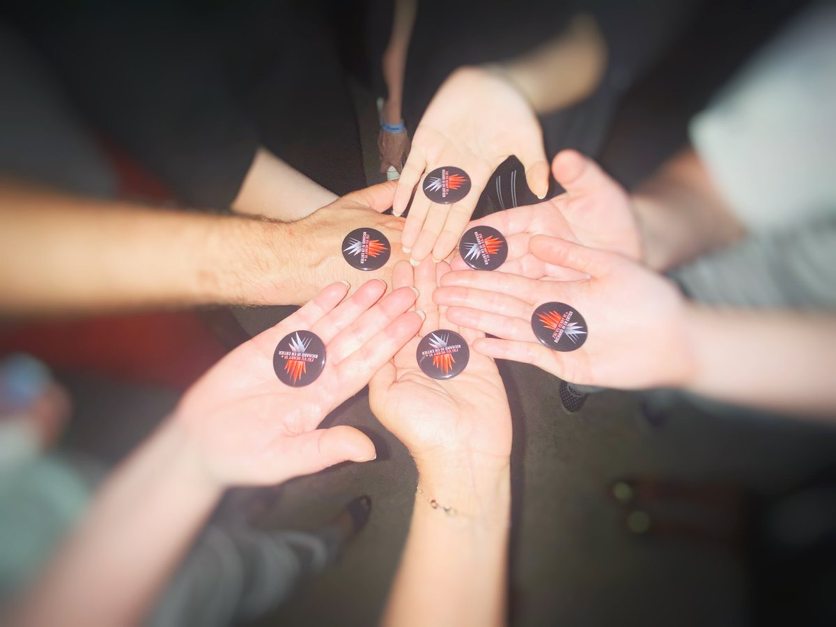 Merci La Picola familia, merci <a href="/Thomajolly/">Thomas JOlly</a> merci <a href="/LeQuai/">Le Quai - Angers</a> pour ce week end passionnant, passionné, intense. Vive le théâtre et sa folie, vive Shakespeare. #RMH6R3