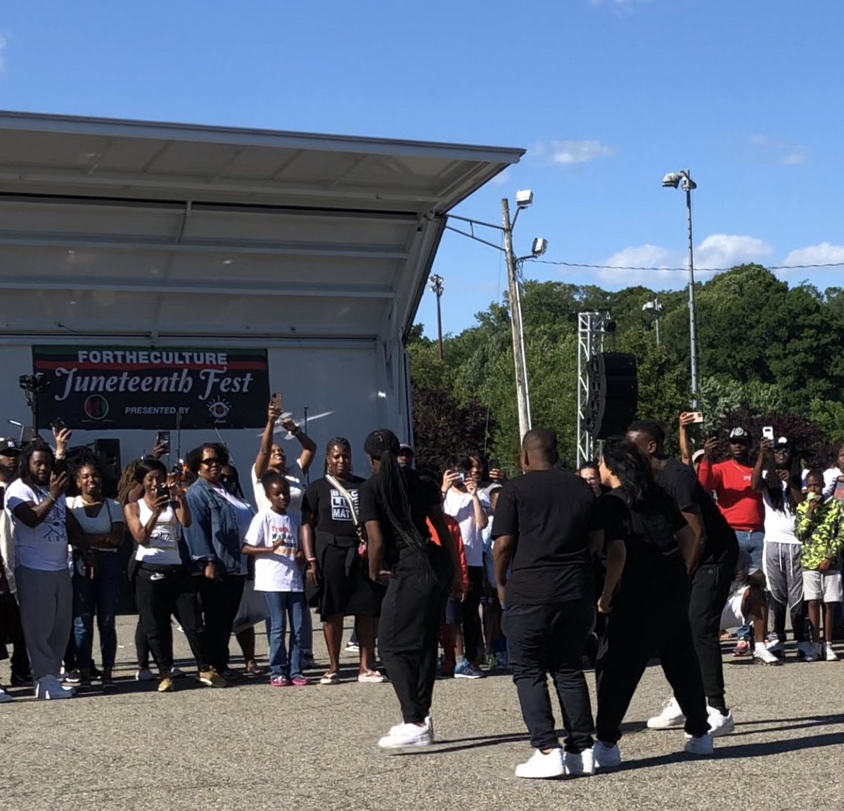 Mount Kisco and Palisades engaging with the community. #FathersDay #OneNYNJ #juneteenth2022 #conexion #firstnet <a href="/WhitneyRuano/">Whitney Ruano</a> <a href="/Matthew_Jarolem/">Matthew Jarolem</a> <a href="/marcellobenny/">Benjamin Marcello</a> <a href="/judy_cavalieri/">Judy Cavalieri</a> @CarlosA_NYNJ @Ale_ValdezNYC <a href="/SmallBizzyBone/">Daariat Vandevere Brooks Sr🦾</a>