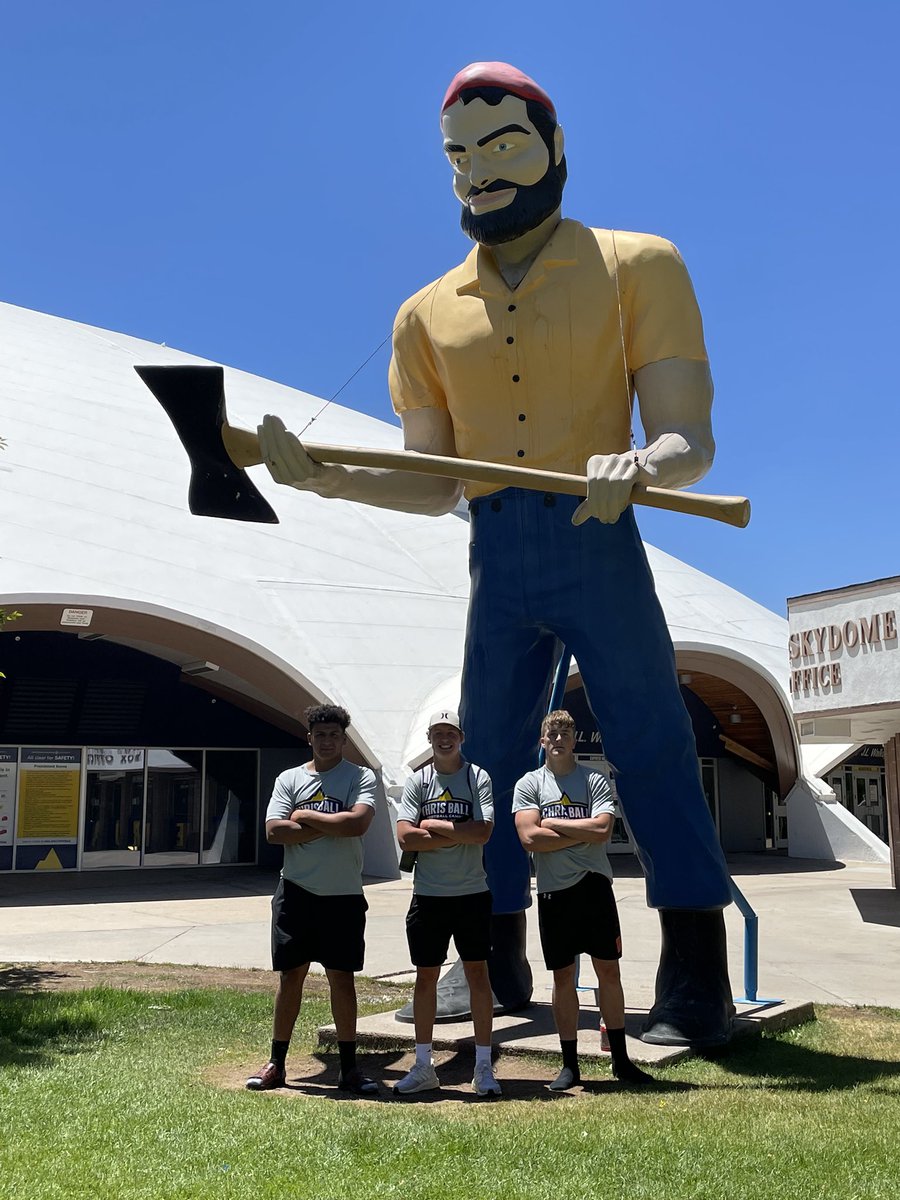 Had a great time this weekend in Flagstaff at <a href="/NAU_Football/">NAU Football</a> football camp! Huge thanks to the coaches and staff! <a href="/aaronpflugrad/">Aaron Pflugrad</a> <a href="/CoachChrisBall/">Chris Ball</a> <a href="/warriorqbcoach/">Warren McCarty</a>