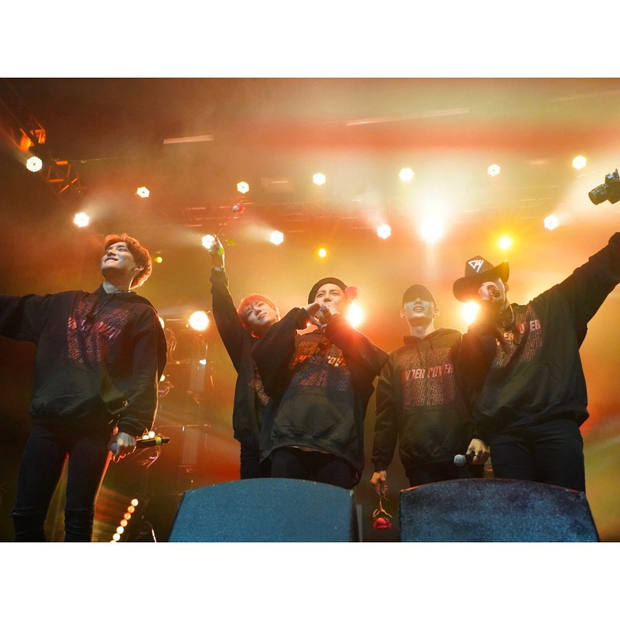 ACEtagram_7's tweet photo. 191216

[#ACE_PHOTO] 📸
⠀
A.C.E CONCERT
[UNDER COVER : AREA US]
⠀
2019.12.15 #7 DALLAS CHOICE 💗
We Love You !
⠀
#ACE_CONCERT
#UNDERCOVER_AREA_US
#ACEinDallas
⠀
#ACE #에이스 #삐딱선 #SAVAGE
#준 #동훈 #와우 #김병관 #찬
#JUN #DONGHUN #WOW
#KIMBYEONGKWAN #CHAN https://t.co/FiirYzB0ro