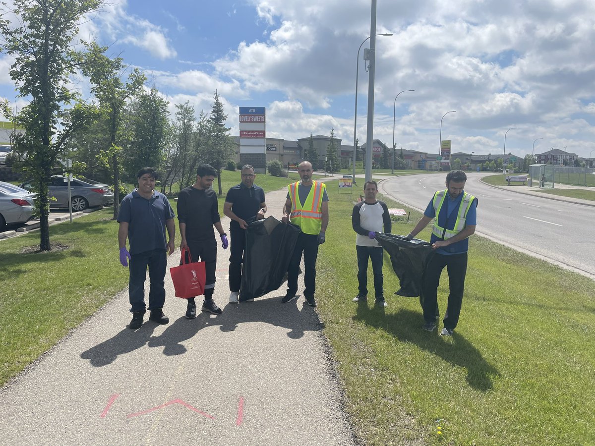 UmairAhad55's tweet photo. Khudai Khidmatgar Org Canada 🇨🇦 Community clean up 🧹 with Canadian Member Parliament George Chahal in Calgary Alberta 🇨🇦 
@KKO1921 @KKOCanada @DrShamsUlHaq  #community #volunteering #KKO https://t.co/hxpkaYlE7g
