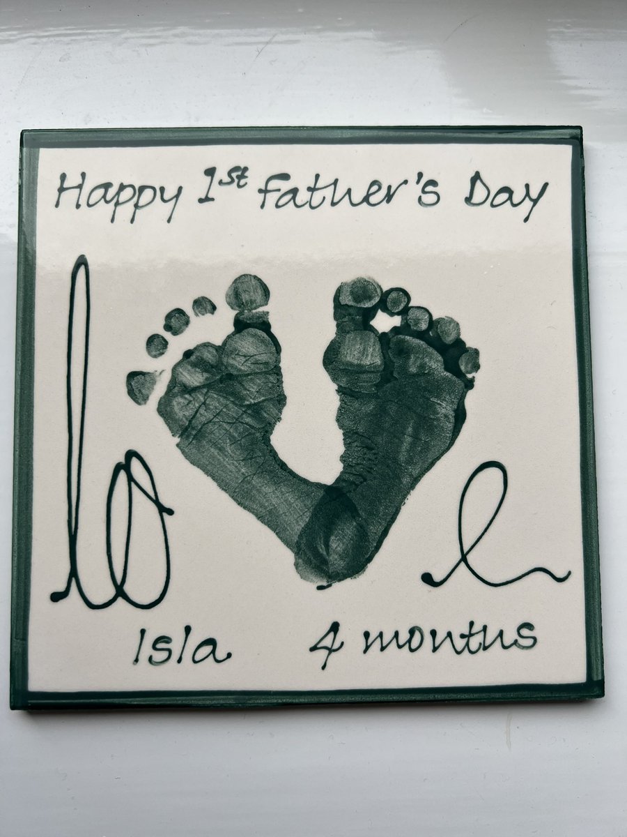 awmackenzie's tweet photo. Turns out Isla is rather good at ceramics for a 4 month old! https://t.co/wUgRdoBLqS