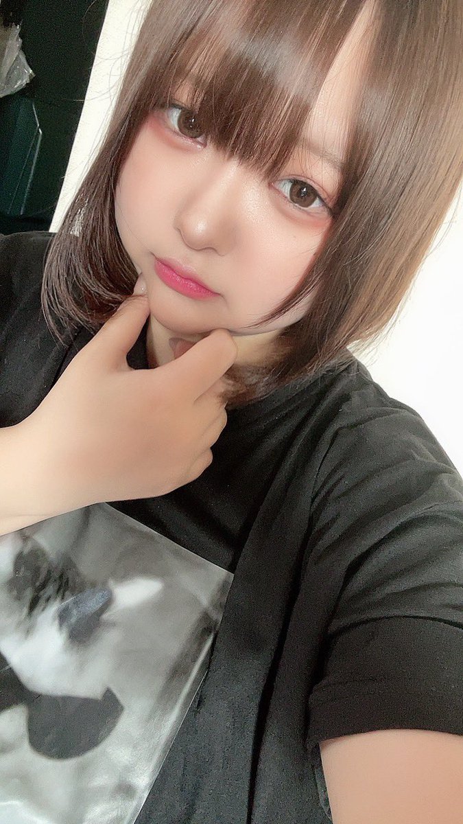 今日バー帯出勤です https://t.co/78MuDLXtkx