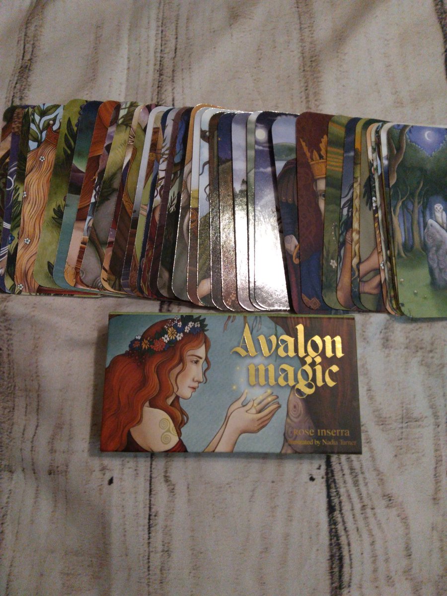BeccasByTheBay's tweet photo. Happy Father's Day Etsy Sale
Unboxing &amp; flipthrough of Avalon Magic. What's your favorite mini deck? Click To watch here https://t.co/wo6vholUxd
Men's Etsy Gift Sale  https://t.co/OqEoxhZonu
#oracle 
#tarot 
#minidecks https://t.co/xxzJBT1r83