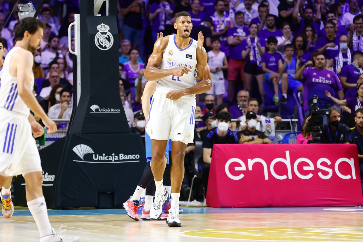 carlospei_'s tweet photo. La actuación de Edy Tavares de hoy ha sido una oda al baloncesto old school. Qué dominancia. Qué escándalo. Mucho que comentar mañana en @ElShowdelBasket 🔥🔥🔥
#ACBFinal https://t.co/dxagKiZg1K