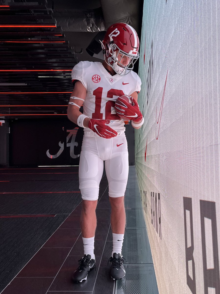CamdonFrier's tweet photo. After a day of working with @HolmonWiggins, Coach O’Brien, and @eli_holstein10 I am humbled to announce that I have received an offer from Coach Saban and The University of Alabama. All glory to God. @AlabamaFTBL @247Sports @Rivals @CoachKellyUA1 @TheUCReport @SuwanneeFB https://t.co/gAzUsB2BsO