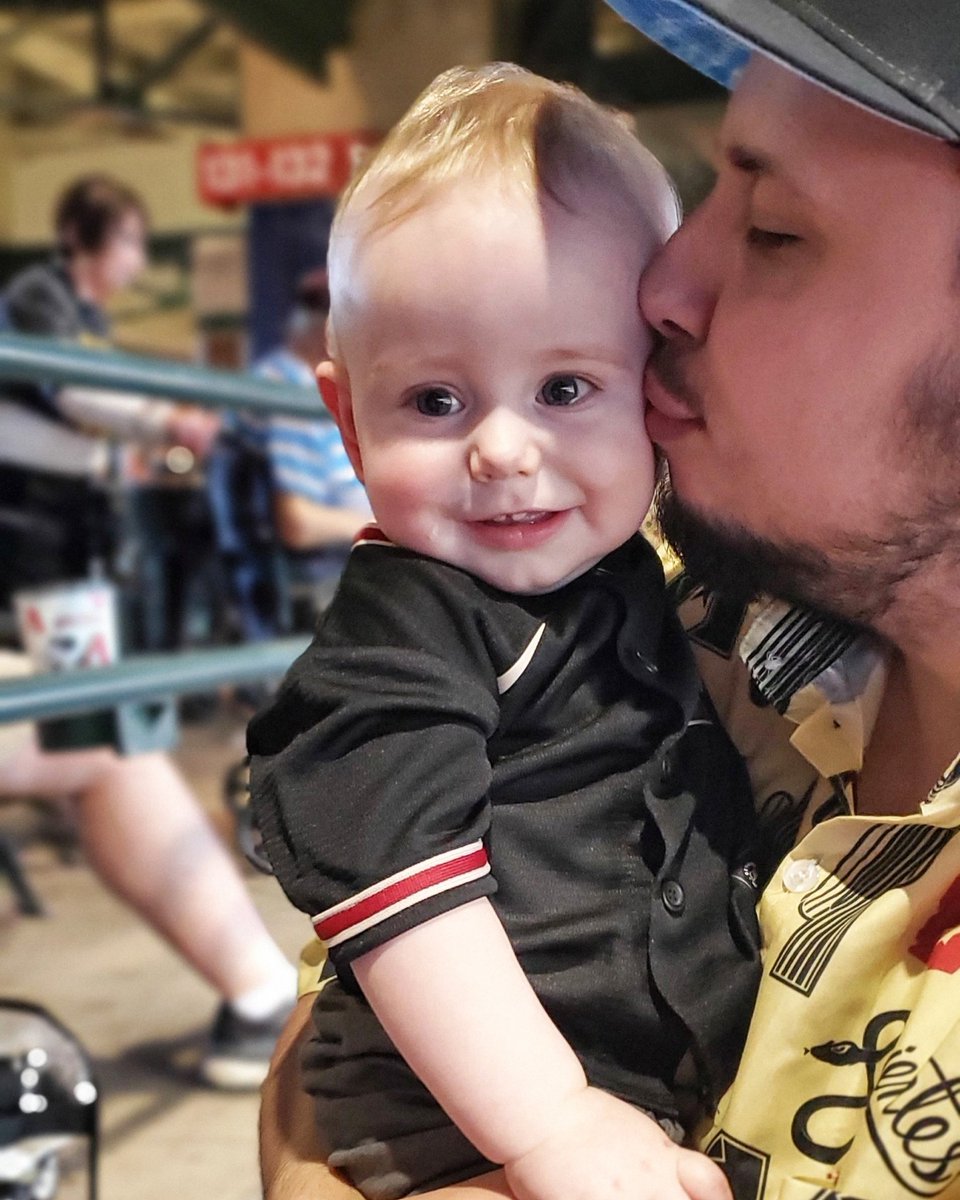 sh1tjerk's tweet photo. Happy Father's day to daddy, and happy first #dbacks game Myles! #dbacksdad ⚾️💕 https://t.co/aXyca2teGs