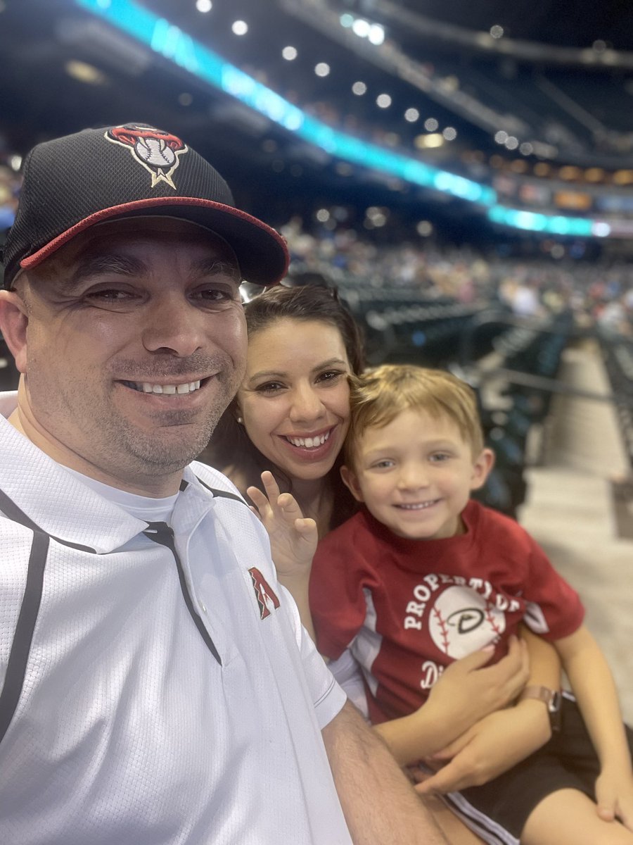 ipmcfurby's tweet photo. The boys took me to the Diamondbacks game. River is here too but he’s getting autographs. 

Shelana thanks for the tickets.

#Dbacks
#dbacksdad https://t.co/SgfMRk30Lg
